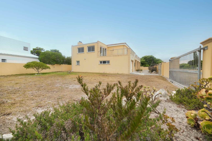 4 Bedroom Property for Sale in Pearly Beach Western Cape